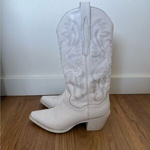 White Western-Style Women's Boots